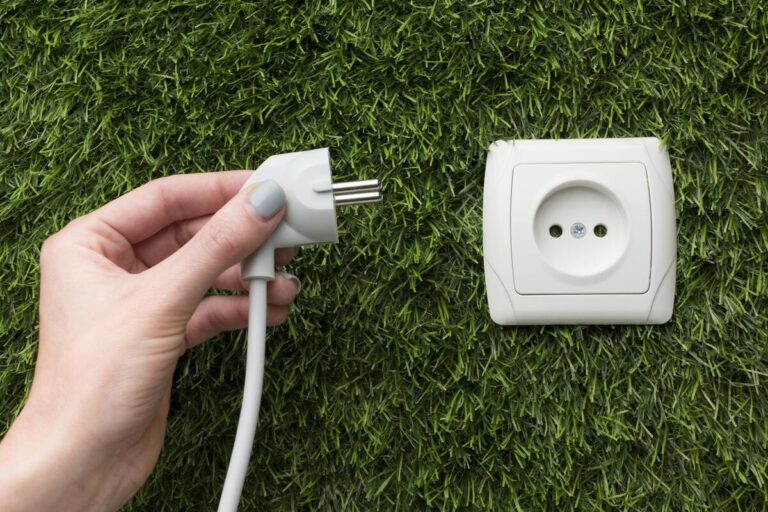 Panneaux solaires plug and play fautil les mettre à la terre ? Et — free download